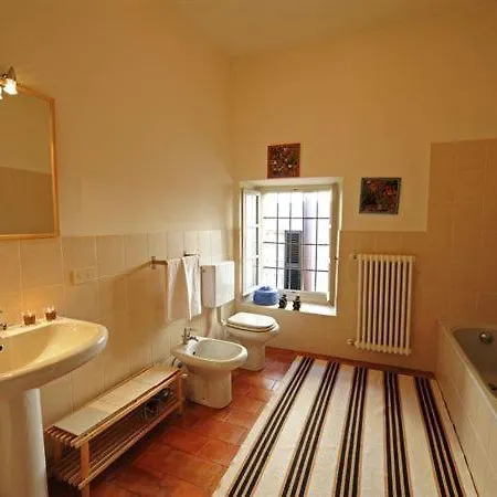 דירה Sleeps 7 *